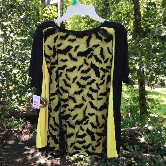 NWT Batman Beaded Logo Tee 2 Interchangeable Capes - Picture 10 of 16